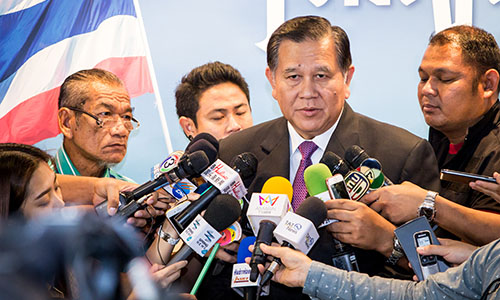 Deputy-Prime-Minister-General-Tanasak-Patimapragorn-at-TAT-meeting-3-500.jpg